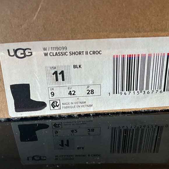 UGG Classic Short II Croc - Picture 6 of 7